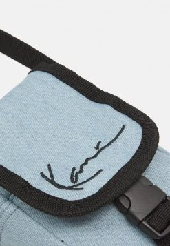 Karl Kani SIGNATURE MINI MESSENGER BAG - Umhängetasche - Light Blue, Herren -Outlet KARL KANI Store c2c69a2627384eed82a709c9020e6d15