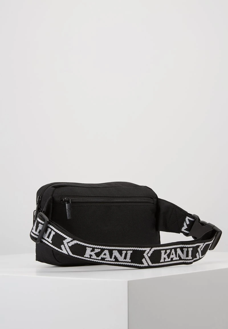 KK SIGNATURE TAPE HIP BAG - Gürteltasche - black/white Karl Kani KK SIGNATURE TAPE HIP BAG - Gürteltasche - Black/white, Unisex -Outlet KARL KANI Store c933cc4f61cc47e190b694a6fe4594dc