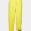 Karl Kani UNISEX SIGNATURE REGULAR FIT - Jogginghose - Yellow 1 Karl Kani UNISEX SIGNATURE REGULAR FIT - Jogginghose - Yellow -Outlet KARL KANI Store c9a63792fdbe4e51a22a5ff8492b3c4e