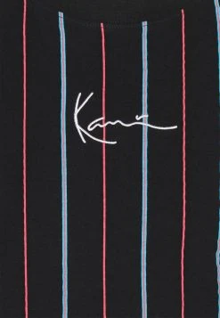 Karl Kani SMALL SIGNATURE PINSTRIPE TEE - T-Shirt Print - Black, Herren -Outlet KARL KANI Store cb96b50e39454fb284589ab81651ceb3