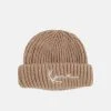 Karl Kani SIGNATURE FISHERMAN BEANIE UNISEX - Mütze - Taupe -Outlet KARL KANI Store cc2bfa81e87442fabdb44dd25e0d6088