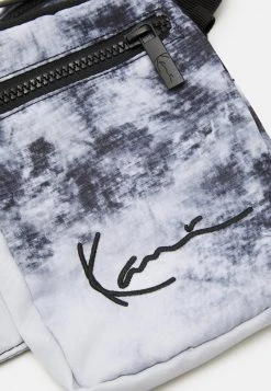 Karl Kani SIGNATURE TIE DYE BODY BAG UNISEX - Umhängetasche - Black 5 Karl Kani SIGNATURE TIE DYE BODY BAG UNISEX - Umhängetasche - Black -Outlet KARL KANI Store cc8c3fcbf86e46b2bace520c6583833e