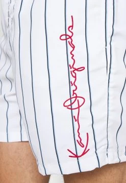 Karl Kani ORIGINALS PINSTRIPE - Shorts - White, Herren 7 Karl Kani ORIGINALS PINSTRIPE - Shorts - White, Herren -Outlet KARL KANI Store cefdca0027634bb98332202e0f3a0c8a