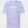 Karl Kani SIGNATURE WASHED TEE UNISEX - T-Shirt Print - Purple 2 Karl Kani SIGNATURE WASHED TEE UNISEX - T-Shirt Print - Purple -Outlet KARL KANI Store cf13f0fe1da54d2f99c367126c1098b1