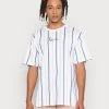 Karl Kani SIGNATURE PINSTRIPE TEE UNISEX - T-Shirt Print - Multicolor -Outlet KARL KANI Store d1560e7cffe040c796102b29941be270