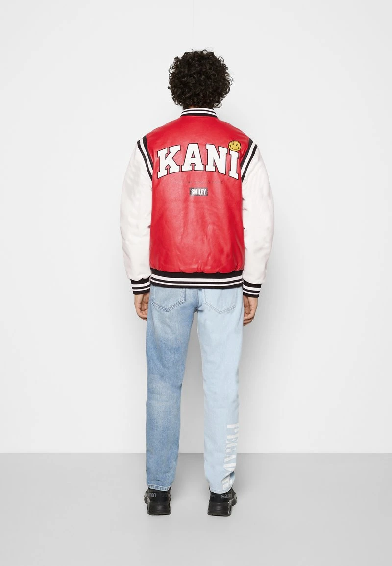 KARL KANI X SMILEY® COLLEGE JACKET - Kunstlederjacke - red KARL KANI X SMILEY® COLLEGE JACKET - Kunstlederjacke - Red, Herren -Outlet KARL KANI Store d3f7b0ab448445d885096dabdc99e738