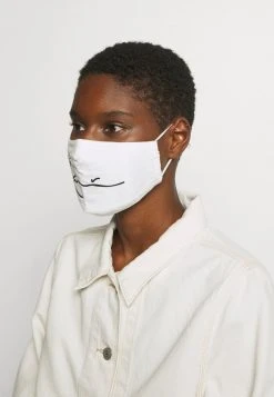 Karl Kani SIGNATURE FACE MASK - Stoffmaske - White, Unisex 11 Karl Kani SIGNATURE FACE MASK - Stoffmaske - White, Unisex -Outlet KARL KANI Store da0f47fa62ac4c48b298ec5da9388302