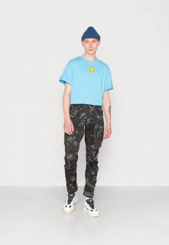 KARL KANI X SMILEY® SMALL SIGNATURE TEE UNISEX - T-Shirt Basic - Blue 8 KARL KANI X SMILEY® SMALL SIGNATURE TEE UNISEX - T-Shirt Basic - Blue -Outlet KARL KANI Store e214f44adc4f4d618dda8d65b767a715