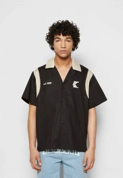 Karl Kani BOWLING SHIRT - Hemd - Black, Herren 4 Karl Kani BOWLING SHIRT - Hemd - Black, Herren -Outlet KARL KANI Store e6011628eecf4615aab5fb1fc9ab6185