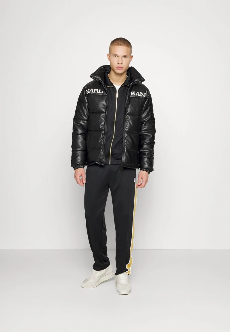 RETRO PUFFER JACKET - Winterjacke - dark grey Karl Kani RETRO PUFFER JACKET - Winterjacke - Dark Grey, Herren -Outlet KARL KANI Store ebc066a8ebdd484baeab1d3b46ac28d4