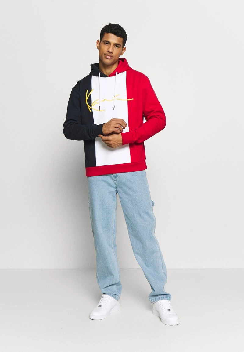 UNISEX SIGNATURE BLOCK HOODIE - Kapuzenpullover - red Karl Kani UNISEX SIGNATURE BLOCK HOODIE - Kapuzenpullover - Red -Outlet KARL KANI Store efb8c2f12b1c4e77af3c43136c472a74