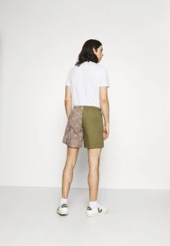Karl Kani SMALL SIGNATURE - Shorts - Sand, Herren 9 Karl Kani SMALL SIGNATURE - Shorts - Sand, Herren -Outlet KARL KANI Store f194e2187ab8419db9e779581cd07d6b