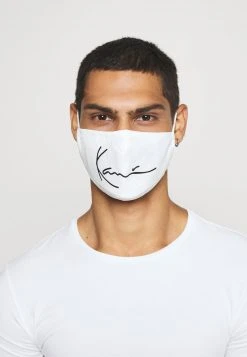 Karl Kani SIGNATURE FACE MASK - Stoffmaske - White, Unisex 12 Karl Kani SIGNATURE FACE MASK - Stoffmaske - White, Unisex -Outlet KARL KANI Store f2010dc5dc7d4c9da3000308881f091d