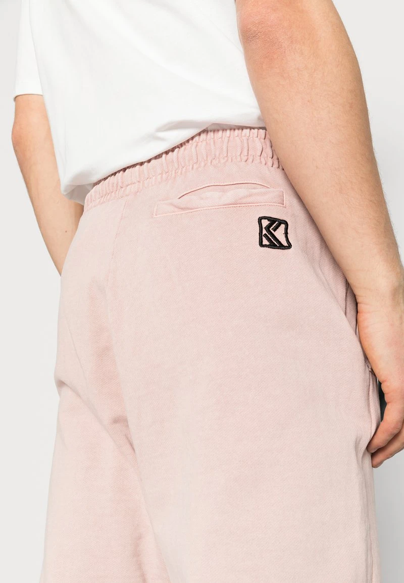 Karl Kani SMALL SIGNATURE PANTS UNISEX - Jogginghose - Rose 7 Karl Kani SMALL SIGNATURE PANTS UNISEX - Jogginghose - Rose – Bild 5