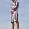 KARL KANI X SMILEY® SIGNATURE STRIPE UNISEX - Shorts - Multicolor 2 KARL KANI X SMILEY® SIGNATURE STRIPE UNISEX - Shorts - Multicolor -Outlet KARL KANI Store f380709ba1204433aeb12c0f1b947134