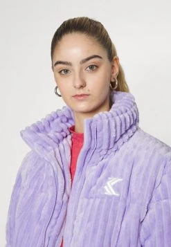 Karl Kani FUZZY PUFFER JACKET - Winterjacke - Lilac, Damen -Outlet KARL KANI Store f3ce8469cfe54a46a20453b022541220