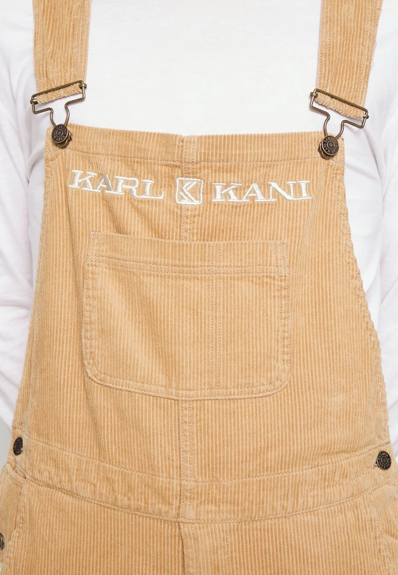 Karl Kani RETRO DUNGAREE UNISEX - Stoffhose - Sand 8 Karl Kani RETRO DUNGAREE UNISEX - Stoffhose - Sand – Bild 6