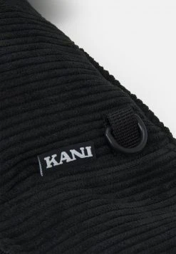 Karl Kani SIGNATURE CROSSBODY BAG UNISEX - Gürteltasche - Black 9 Karl Kani SIGNATURE CROSSBODY BAG UNISEX - Gürteltasche - Black -Outlet KARL KANI Store f40853fbaf004e149c174a56ec26c432