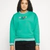 Karl Kani RETRO COLLEGE CREW - Sweatshirt - Dark Mint, Damen 1 Karl Kani RETRO COLLEGE CREW - Sweatshirt - Dark Mint, Damen -Outlet KARL KANI Store f4bd53ea28a040a99562c53204a9b948