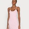 Karl Kani SMALL SIGNATURE PINSTRIPE DRESS - Jerseykleid - Rose, Damen 1 Karl Kani SMALL SIGNATURE PINSTRIPE DRESS - Jerseykleid - Rose, Damen -Outlet KARL KANI Store f53eb1cf664049bd871e859430fc89ec