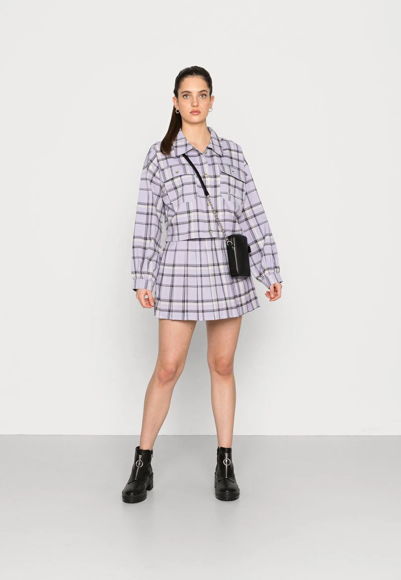 CHEST SIGNATURE SHORT CHECK - Leichte Jacke - purple Karl Kani CHEST SIGNATURE SHORT CHECK - Leichte Jacke - Purple, Damen -Outlet KARL KANI Store f578657714704be7aec9528a7edef00e