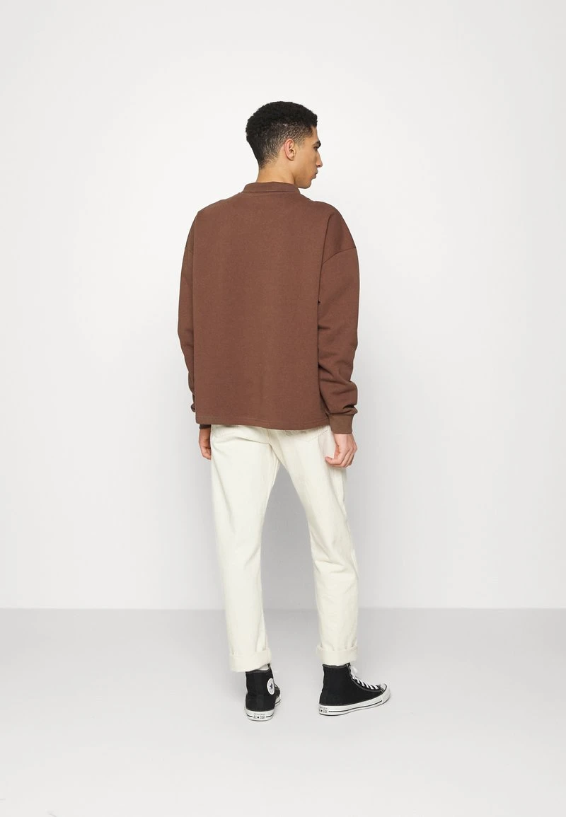 Karl Kani SIGNATURE TROYER UNISEX - Sweatshirt - Brown 5 Karl Kani SIGNATURE TROYER UNISEX - Sweatshirt - Brown – Bild 3