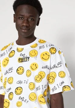 KARL KANI X SMILEY® SMALL SIGNATURE TEE UNISEX - T-Shirt Print - White 6 KARL KANI X SMILEY® SMALL SIGNATURE TEE UNISEX - T-Shirt Print - White -Outlet KARL KANI Store f8e5eb1dc3fa4160aa4d33be15ad7e52