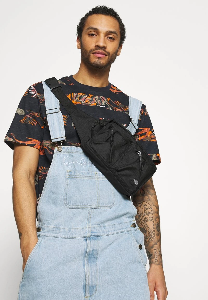ORIGINALS DUNGAREE - Shorts - light blue Karl Kani ORIGINALS DUNGAREE - Shorts - Light Blue, Herren -Outlet KARL KANI Store f91db1b00c5946e3836c791f0371d753