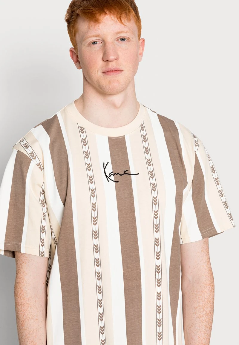 SMALL SIGNATURE UNISEX - T-Shirt print - light brown Karl Kani SMALL SIGNATURE UNISEX - T-Shirt Print - Light Brown -Outlet KARL KANI Store fb6ce2afd75c404faa7600558b212bbf