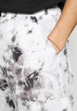 Karl Kani SIGNATURE PIXELPRINT PANTS UNISEX - Cargohose - Grey -Outlet KARL KANI Store fba1a554fc0c4534bf3bfde4e317697c