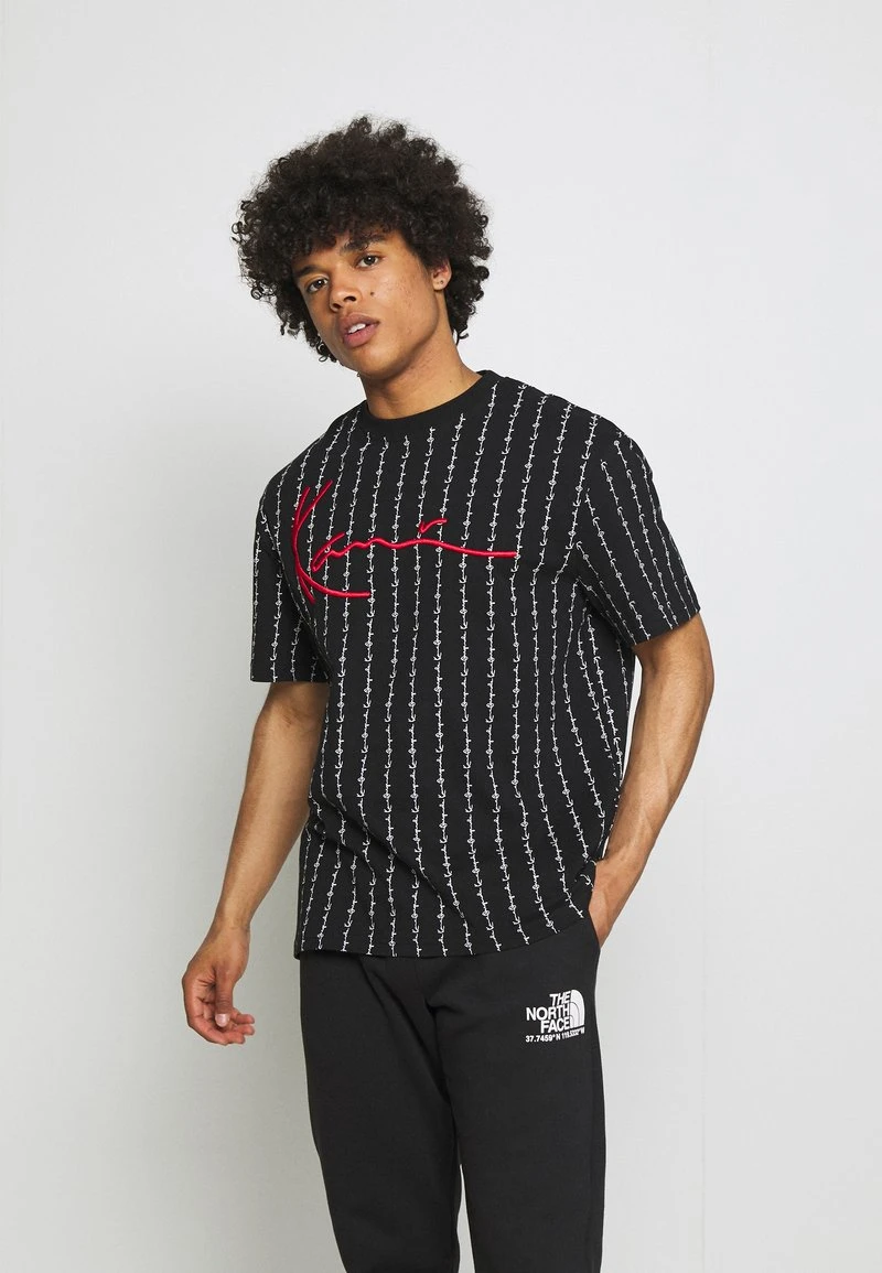 Karl Kani SIGNATURE LOGO PINSTRIPE TEE - T-Shirt Print - Black, Herren 3 Karl Kani SIGNATURE LOGO PINSTRIPE TEE - T-Shirt Print - Black, Herren